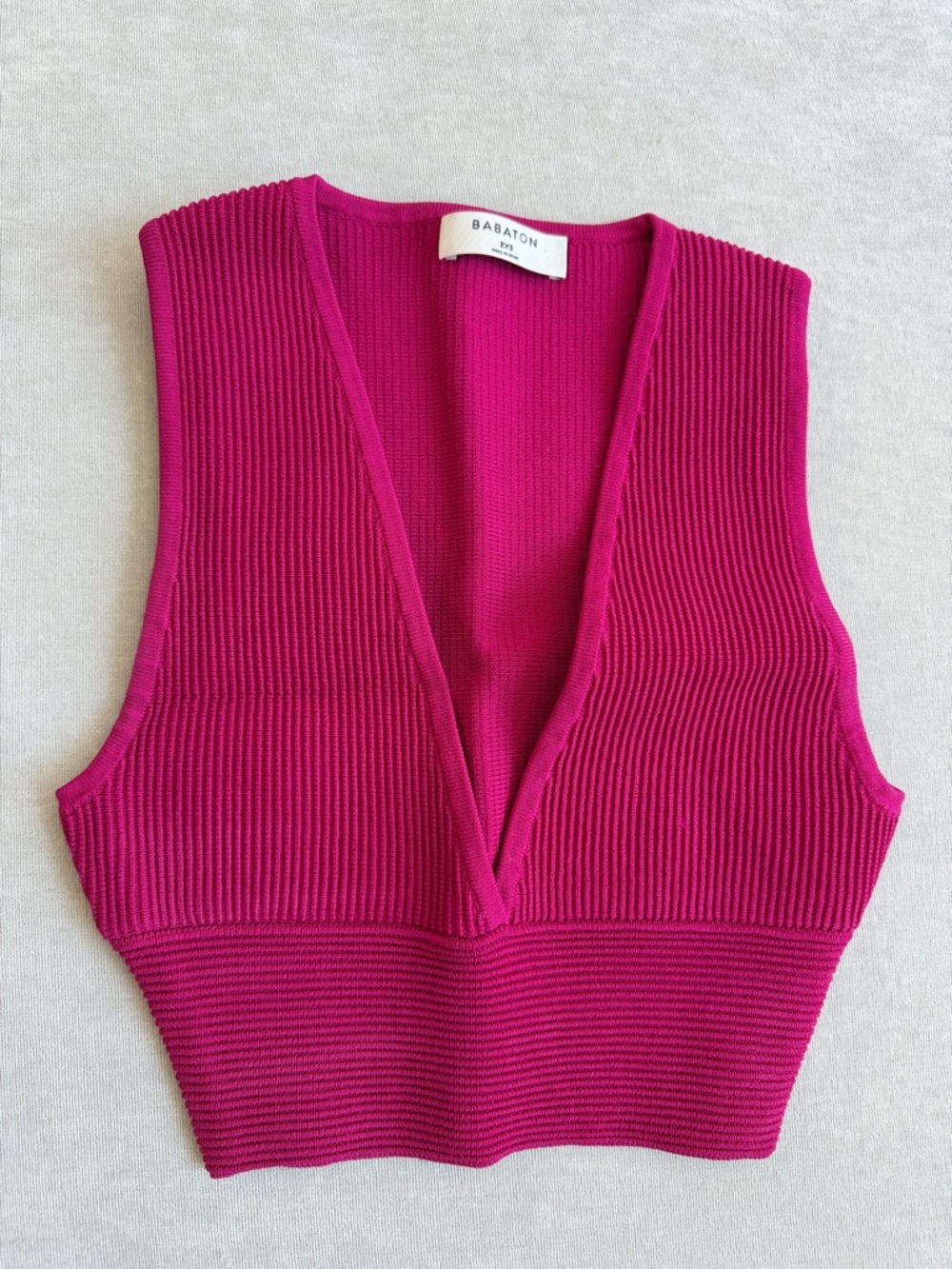 Babaton Magenta Ribbed V‑Neck Knit Vest